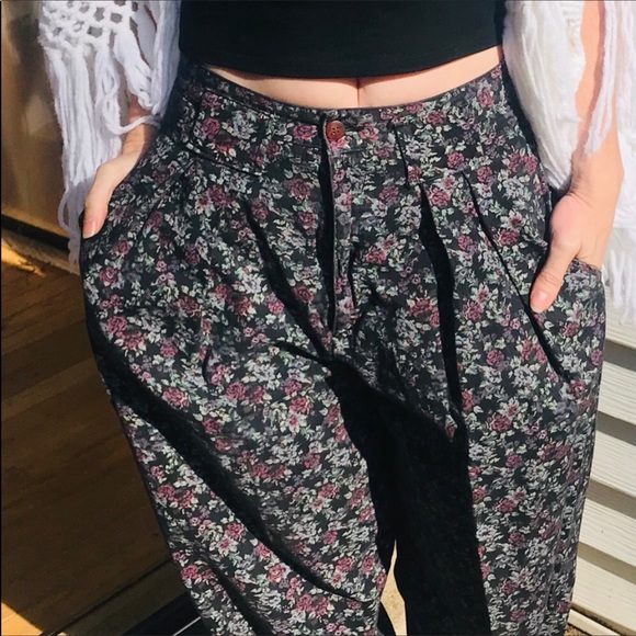 Vintage Denim - Vintage floral pleated mom jeans